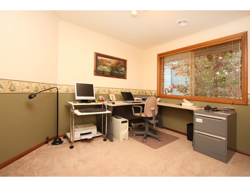 9 Swamp Gum Place, Somerville VIC 3912