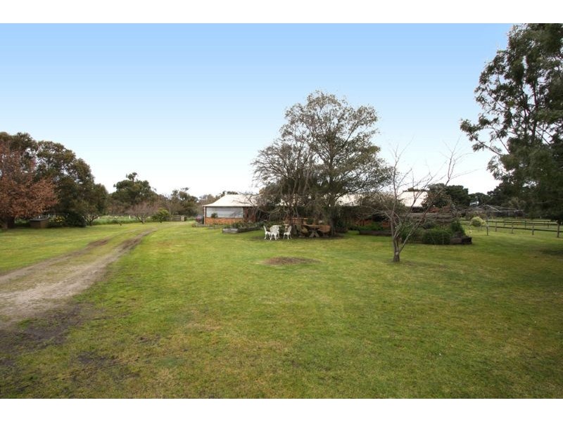 35 Whitneys Road, Somerville VIC 3912