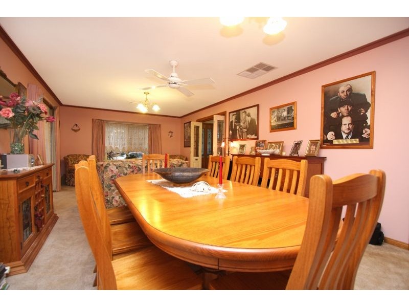 6 Snow Gum Place, Somerville VIC 3912