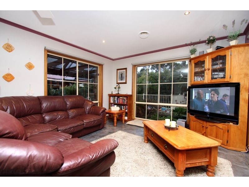 6 Snow Gum Place, Somerville VIC 3912