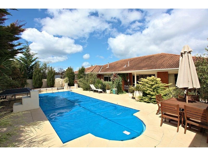 2 The Close, Somerville VIC 3912