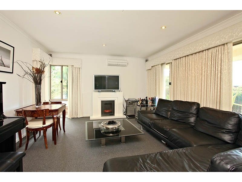 2 The Close, Somerville VIC 3912