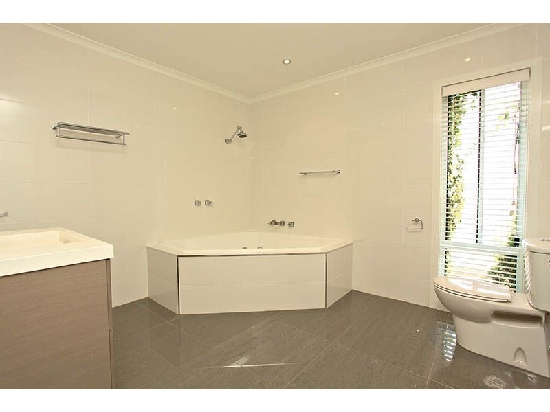 2 The Close, Somerville VIC 3912