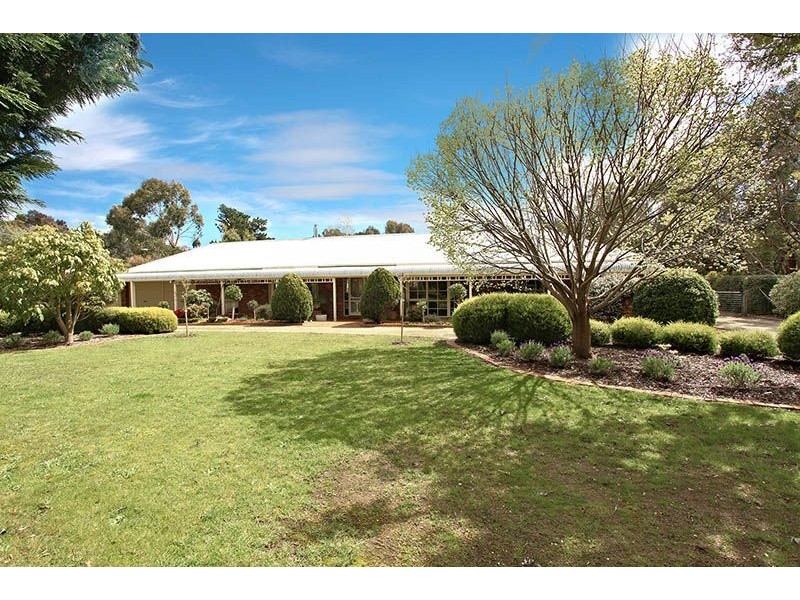 8 David Close, Somerville VIC 3912