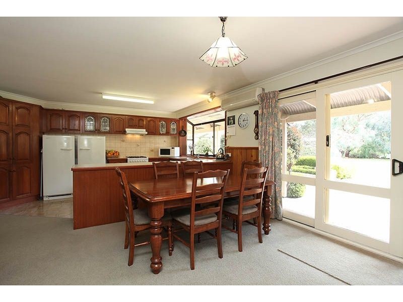 8 David Close, Somerville VIC 3912