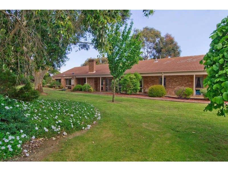 4 Barakee Drive, Somerville VIC 3912