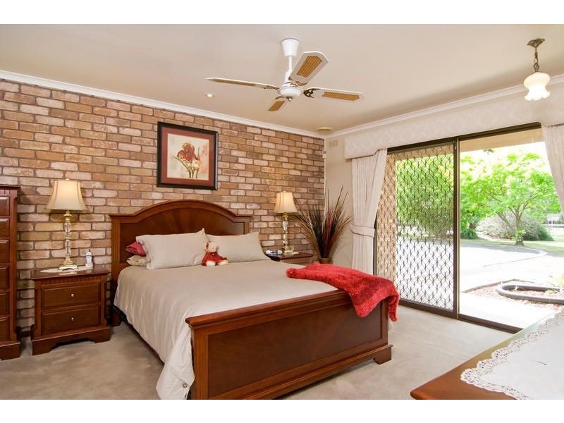 4 Barakee Drive, Somerville VIC 3912