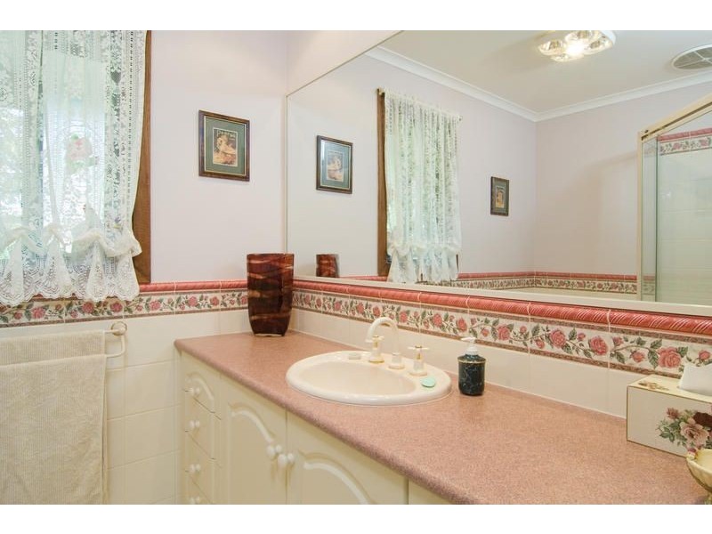 4 Barakee Drive, Somerville VIC 3912