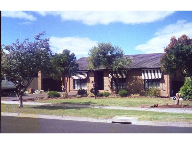 18 Henricks Court, Mill Park VIC 3082