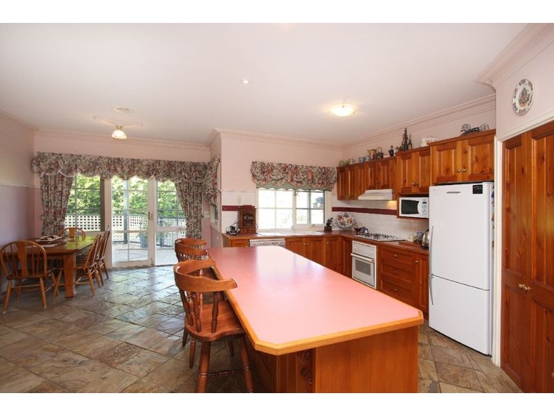 2 Cherry Close, Somerville VIC 3912