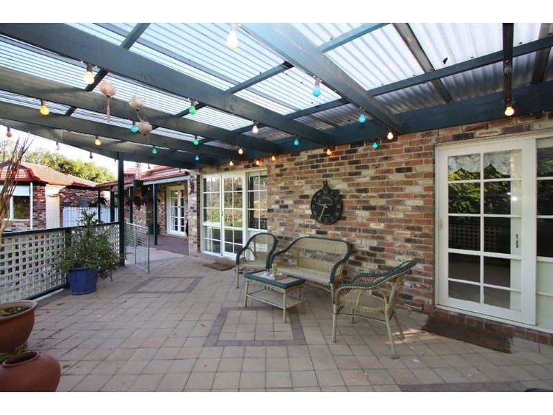 2 Cherry Close, Somerville VIC 3912