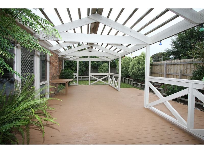 67 Clarendon Drive, Somerville VIC 3912