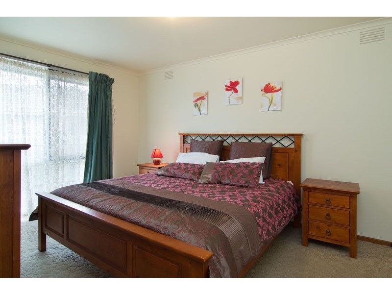 49 Deanswood Drive, Somerville VIC 3912