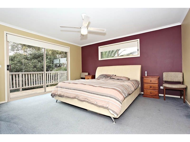 18 Forest Drive, Somerville VIC 3912