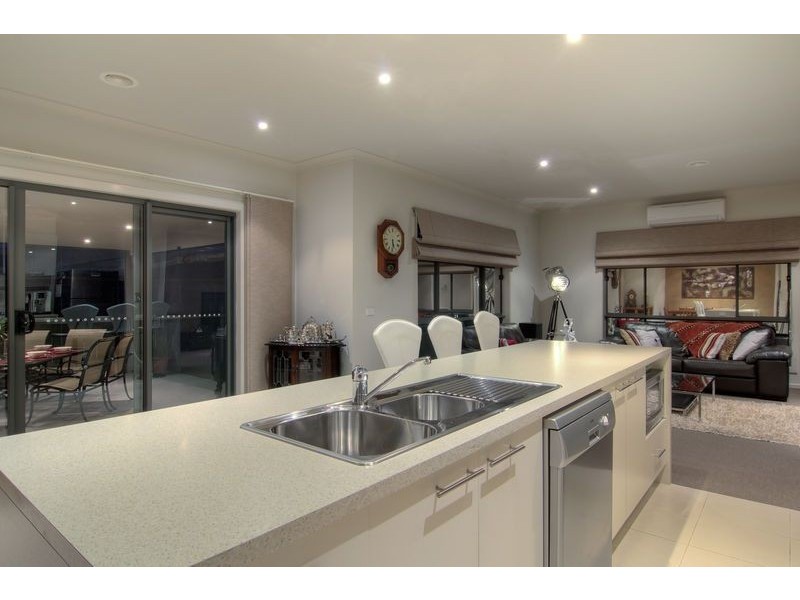 10 Dominic Mews, Somerville VIC 3912
