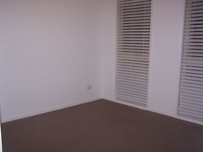 1/8 Raymond St, Somerville VIC 3912