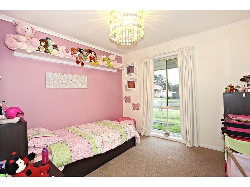 8 Chesterfield Road, Somerville VIC 3912