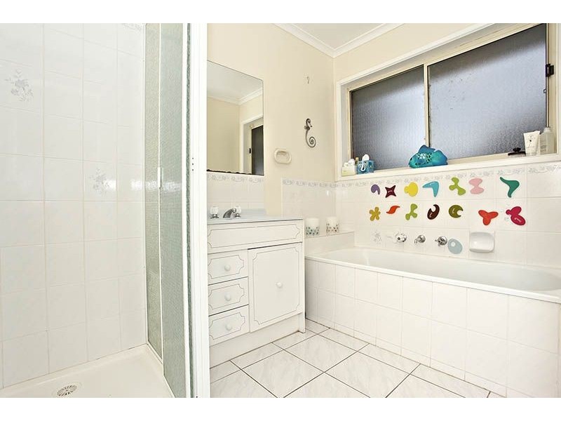 8 Chesterfield Road, Somerville VIC 3912