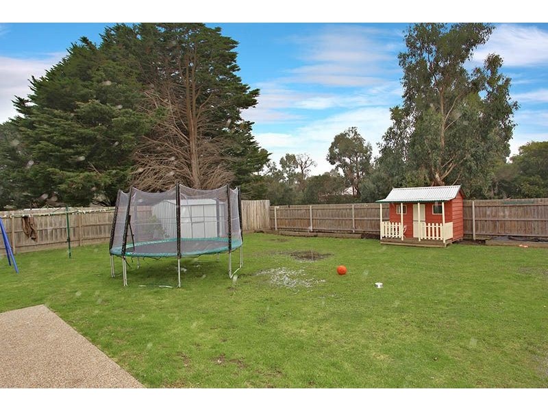 8 Chesterfield Road, Somerville VIC 3912