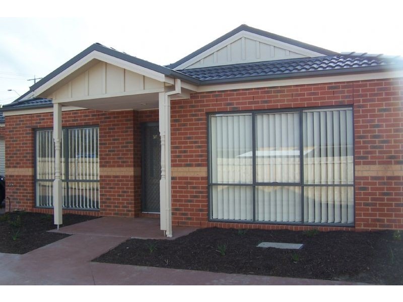 2/72 Eramosa Rd West, Somerville VIC 3912