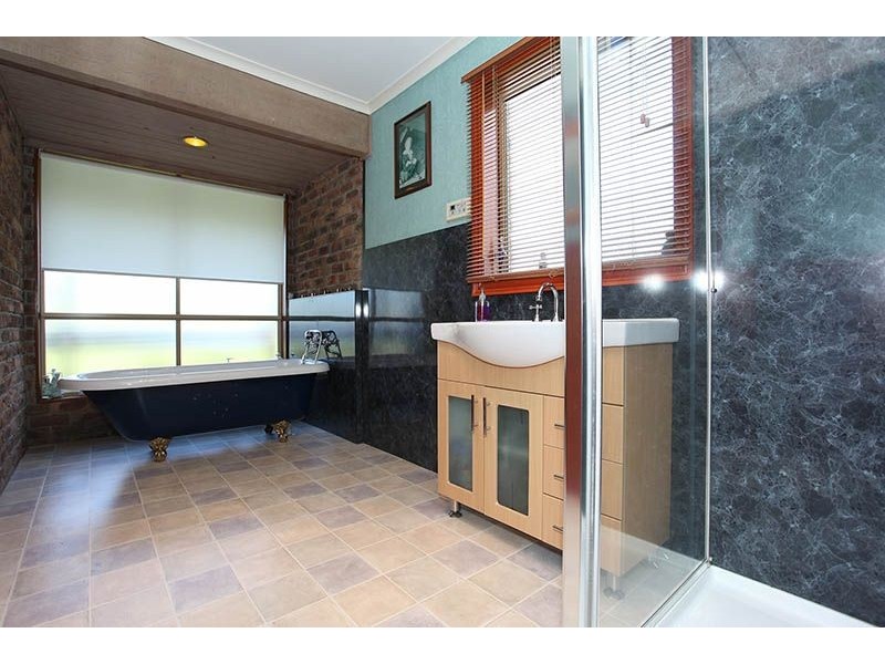 18 Compass Court, Somerville VIC 3912