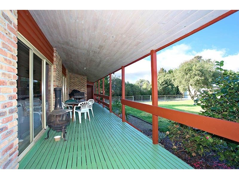 18 Compass Court, Somerville VIC 3912