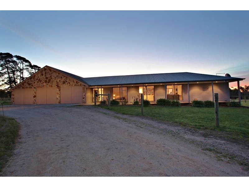 82 Grant Road, Somerville VIC 3912