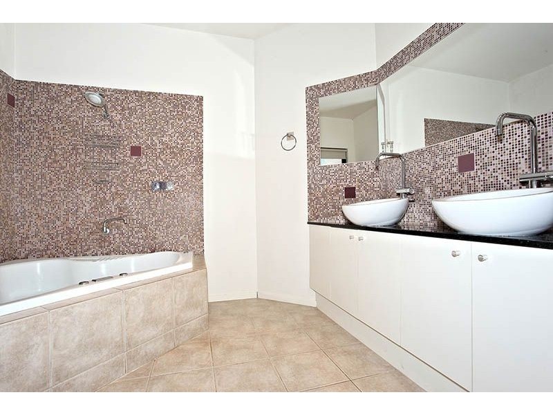 82 Grant Road, Somerville VIC 3912