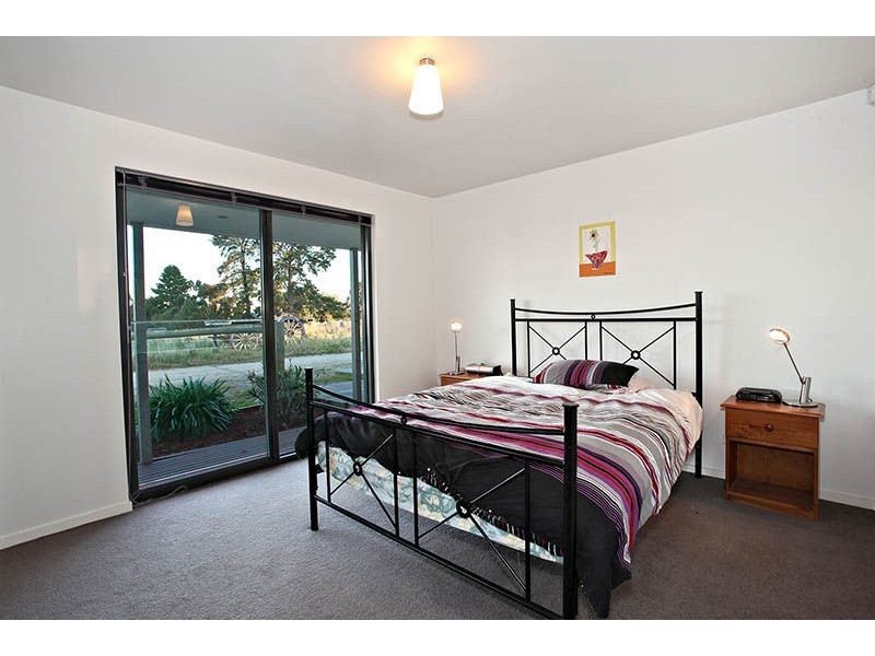 82 Grant Road, Somerville VIC 3912