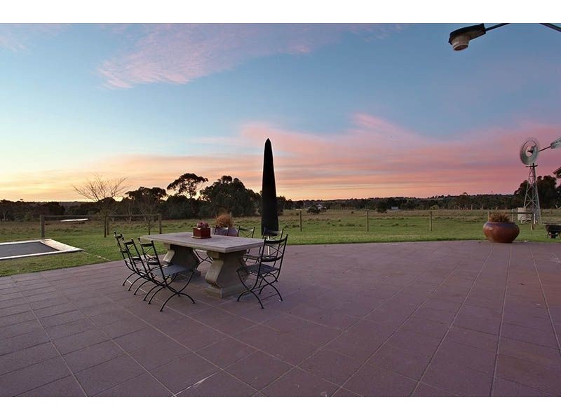 82 Grant Road, Somerville VIC 3912