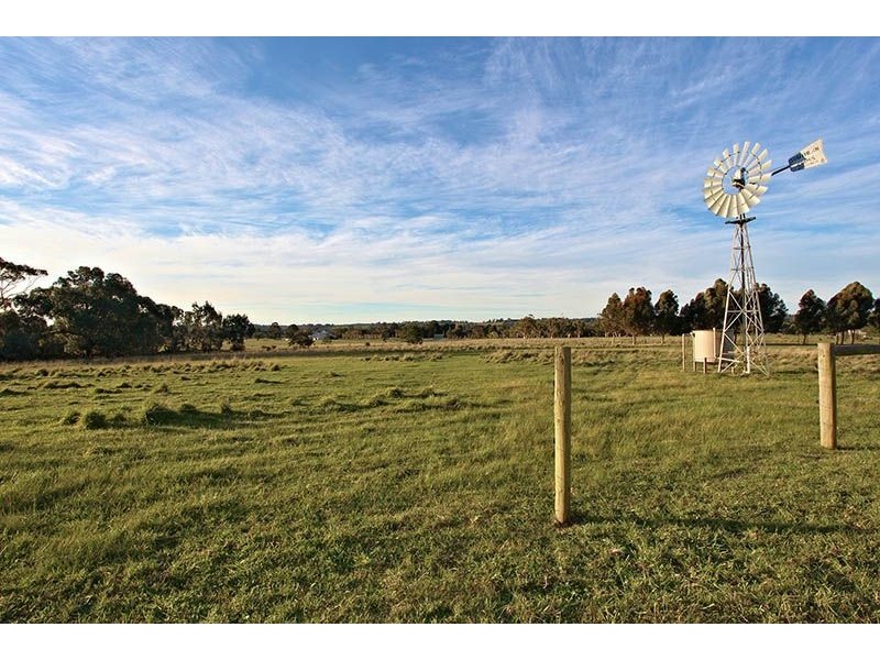 82 Grant Road, Somerville VIC 3912