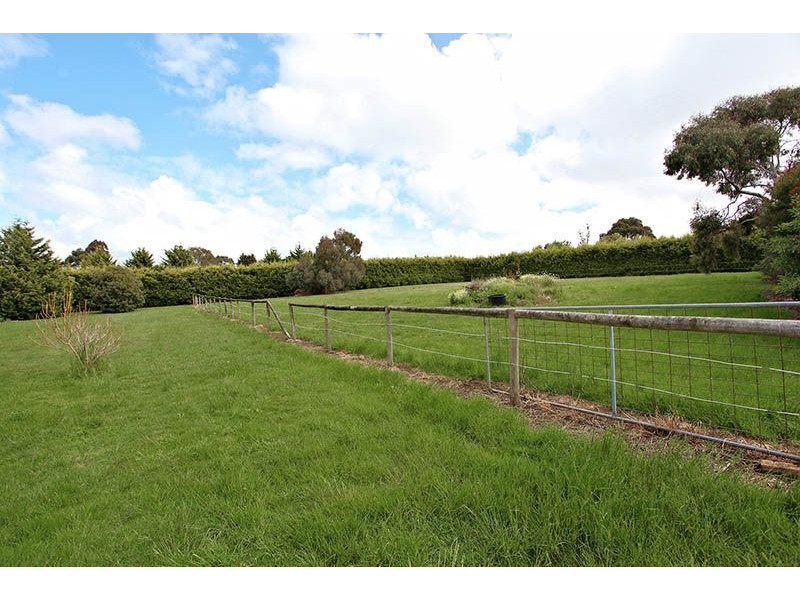 4 Crofters Hill Way, Somerville VIC 3912