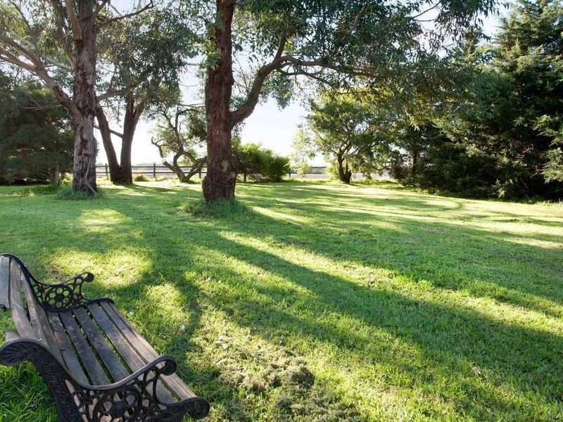 105 Tyabb-Tooradin Road, Somerville VIC 3912