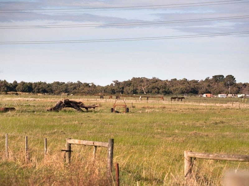 105 Tyabb-Tooradin Road, Somerville VIC 3912