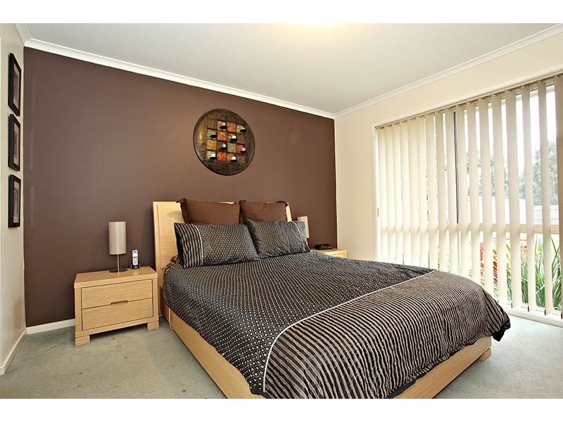 8 Chesterfield Rd, Somerville VIC 3912