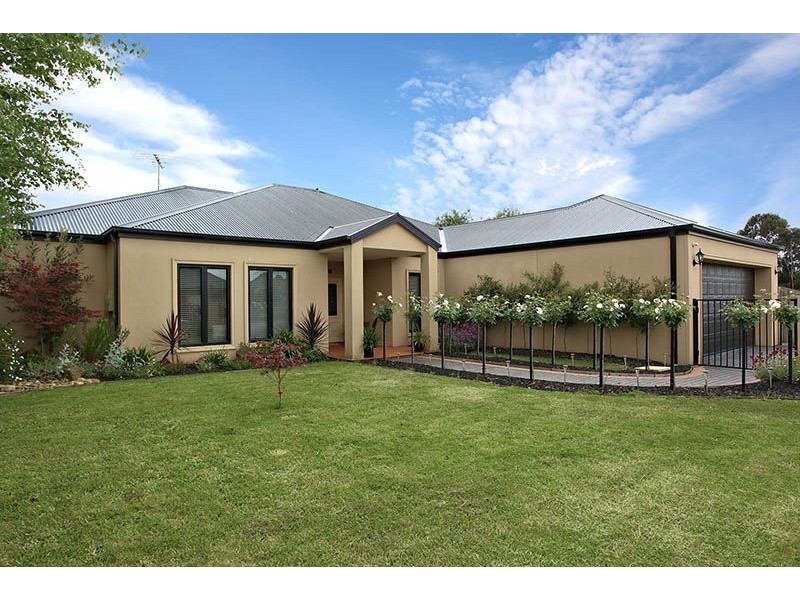 8 Palagia Court, Somerville VIC 3912