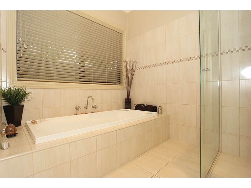 8 Palagia Court, Somerville VIC 3912