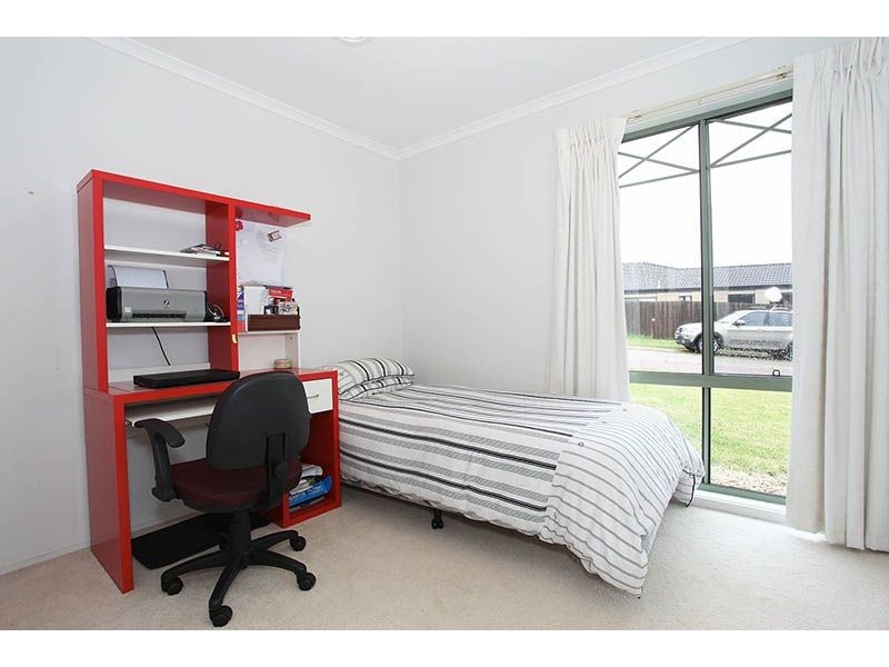 8 Bernard Court, Somerville VIC 3912