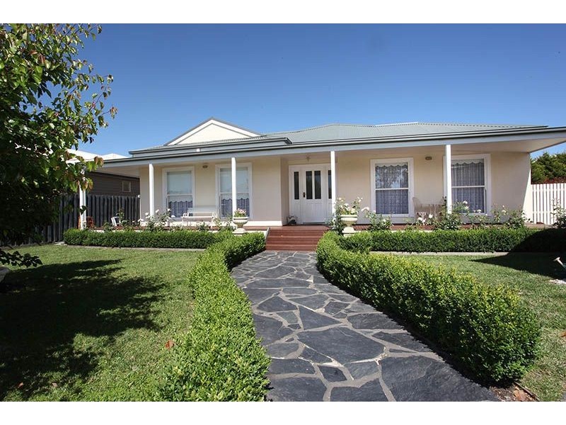 4 Stefan Court, Somerville VIC 3912