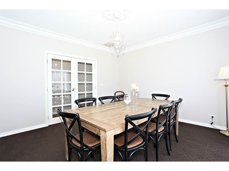 4 Stefan Court, Somerville VIC 3912