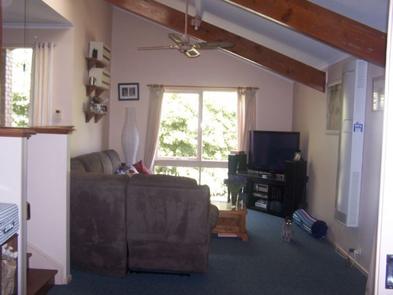 8 Tiga Crt, Tyabb VIC 3913