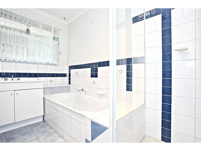 23 Kinlora Drive, Somerville VIC 3912