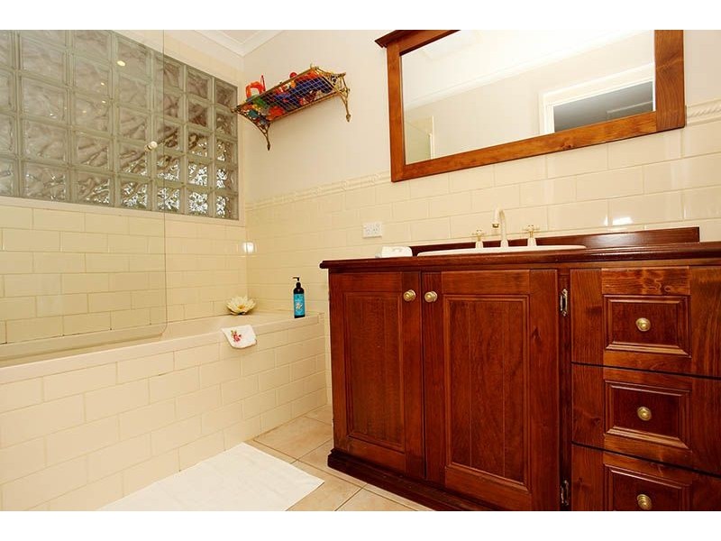 1 Island View Drive, Tyabb VIC 3913