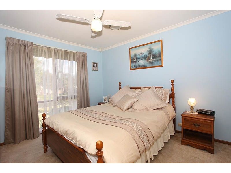 61 Clarendon Drive, Somerville VIC 3912