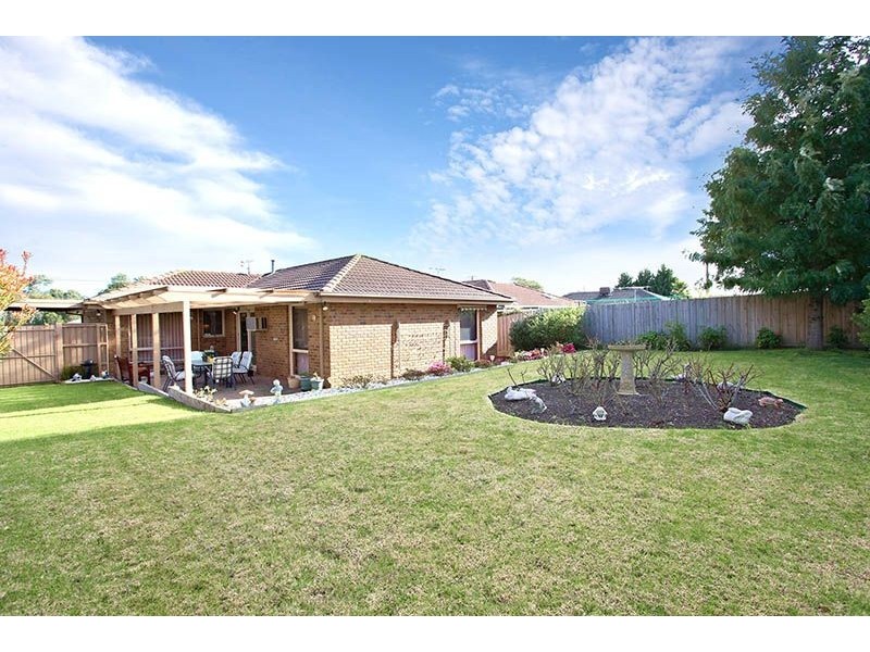61 Clarendon Drive, Somerville VIC 3912