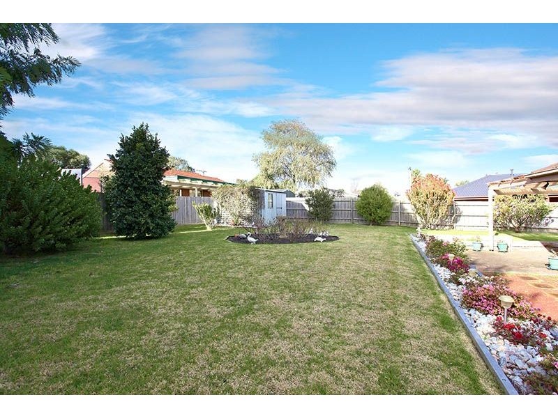 61 Clarendon Drive, Somerville VIC 3912