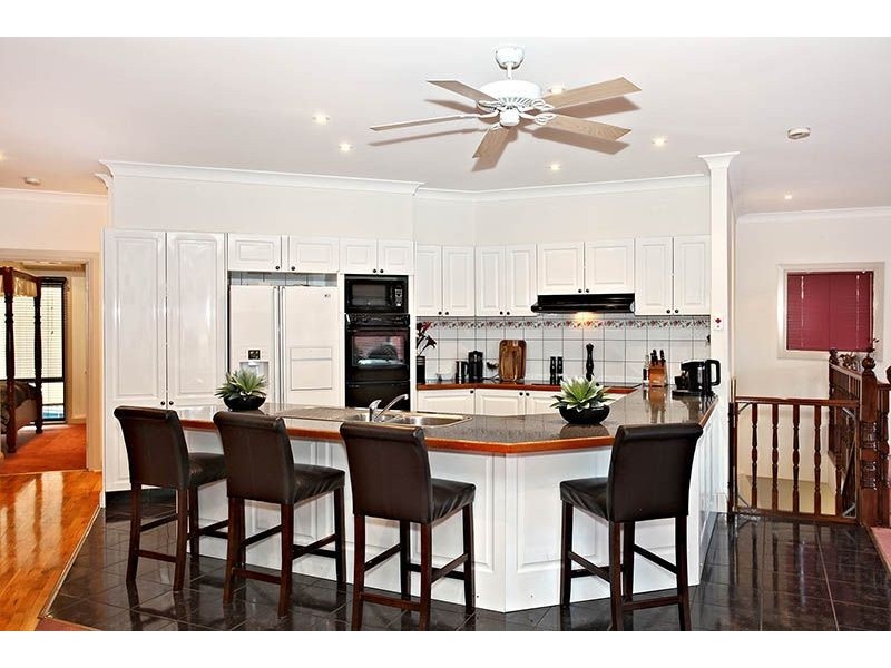 6 Sweet Wattle Place, Somerville VIC 3912