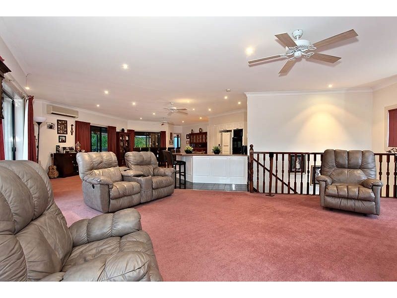 6 Sweet Wattle Place, Somerville VIC 3912