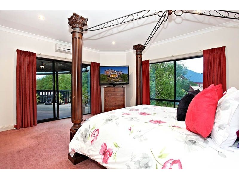 6 Sweet Wattle Place, Somerville VIC 3912