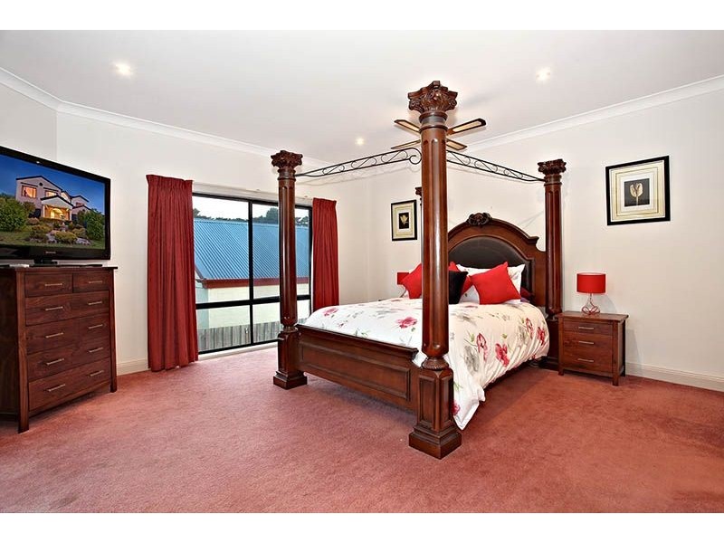 6 Sweet Wattle Place, Somerville VIC 3912